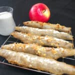 Gluten-free mini-strudel filled with apple and almond flour served with vegan vanilla sauce.