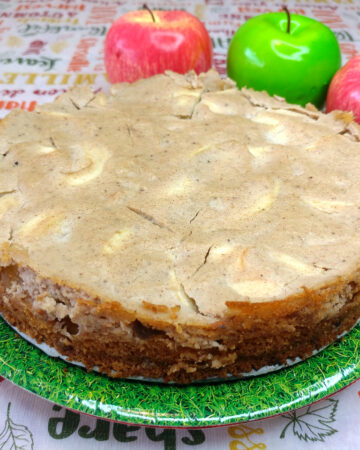Apple cake with vegan sour cream coating recipe