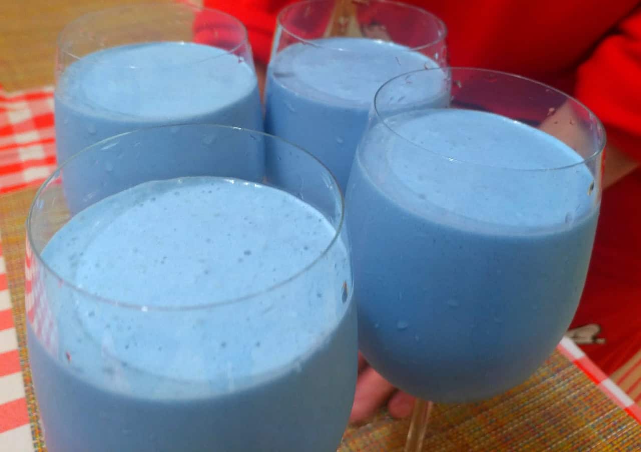 blue spirulina smoothie