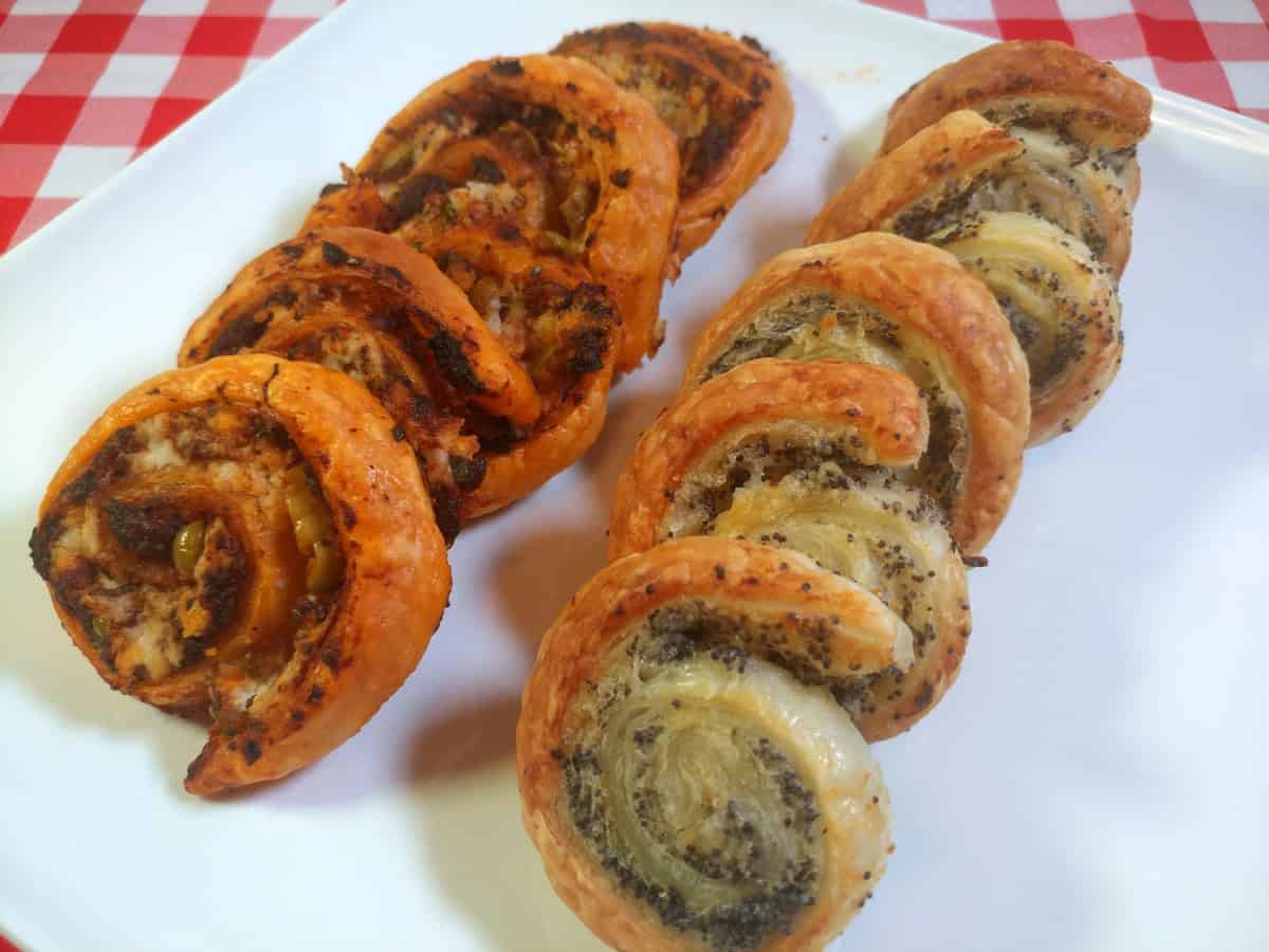 vegan savory puff pastry snails with poppyparmesan and pizza