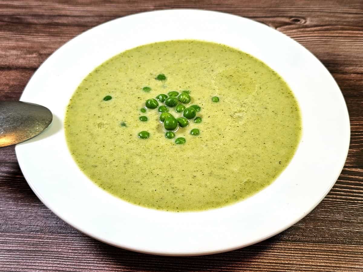 Easy Broccoli and green peas cream soup; Delicious and nutritious.
