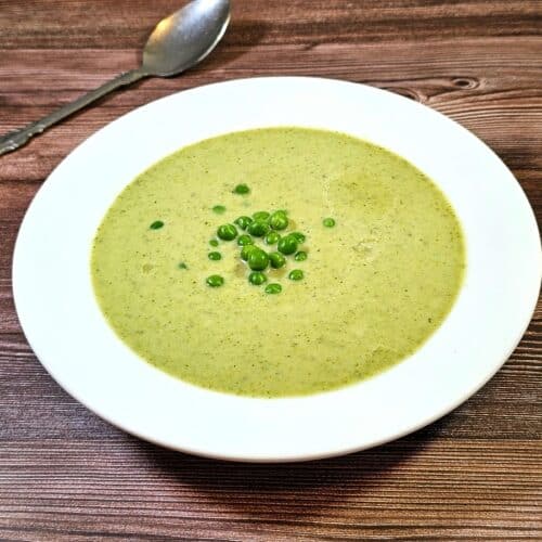 Easy Broccoli and green peas cream soup; Delicious and nutritious.