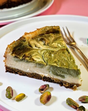 Gluten free and vegan baked pistachio and cheese cake recipe